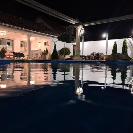 Resident Wellness Vendeghaz Bekescsaba Apartment ภายนอก รูปภาพ